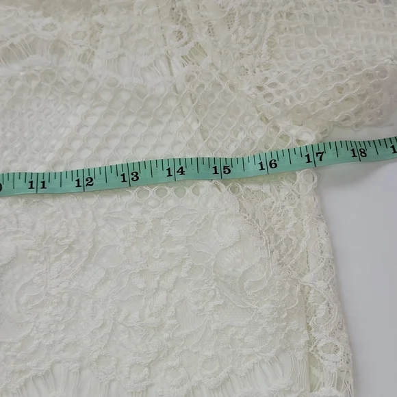 White House Black Market White Layered Lace Top/XS. - Picture 10 of 14